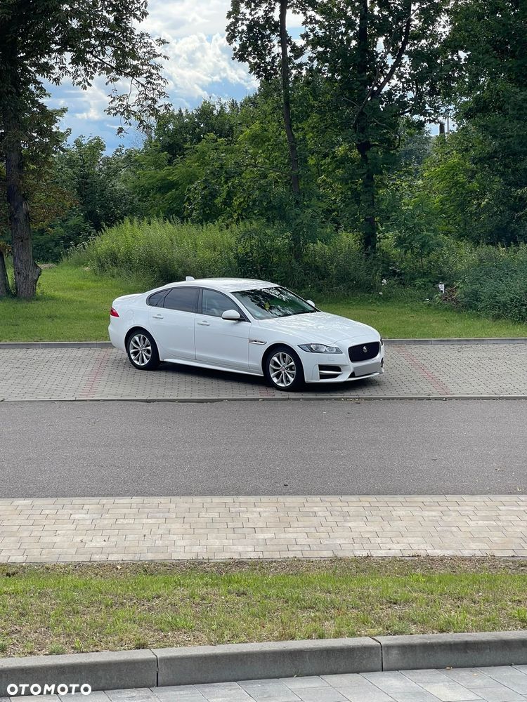 Jaguar XF 2.0 i4D R-Sport - 15