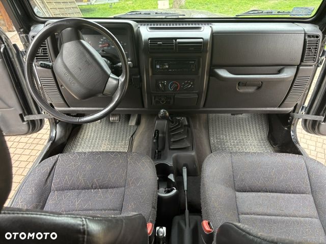 Jeep Wrangler 4.0 Sport - 9