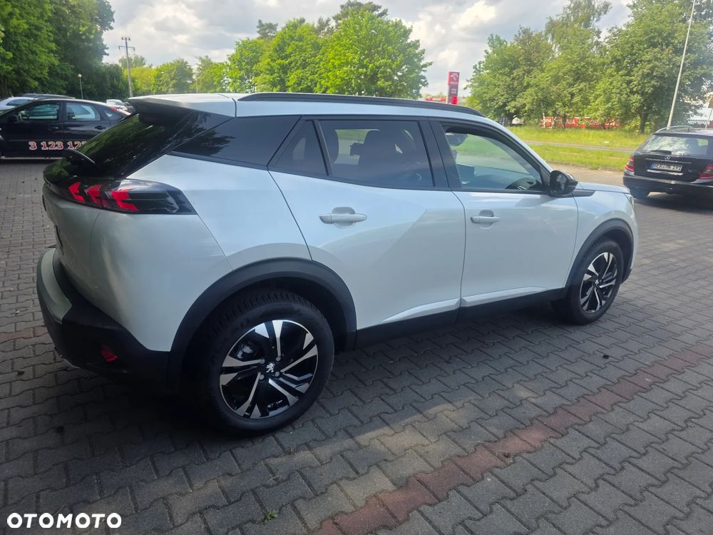 Peugeot 2008 - 8