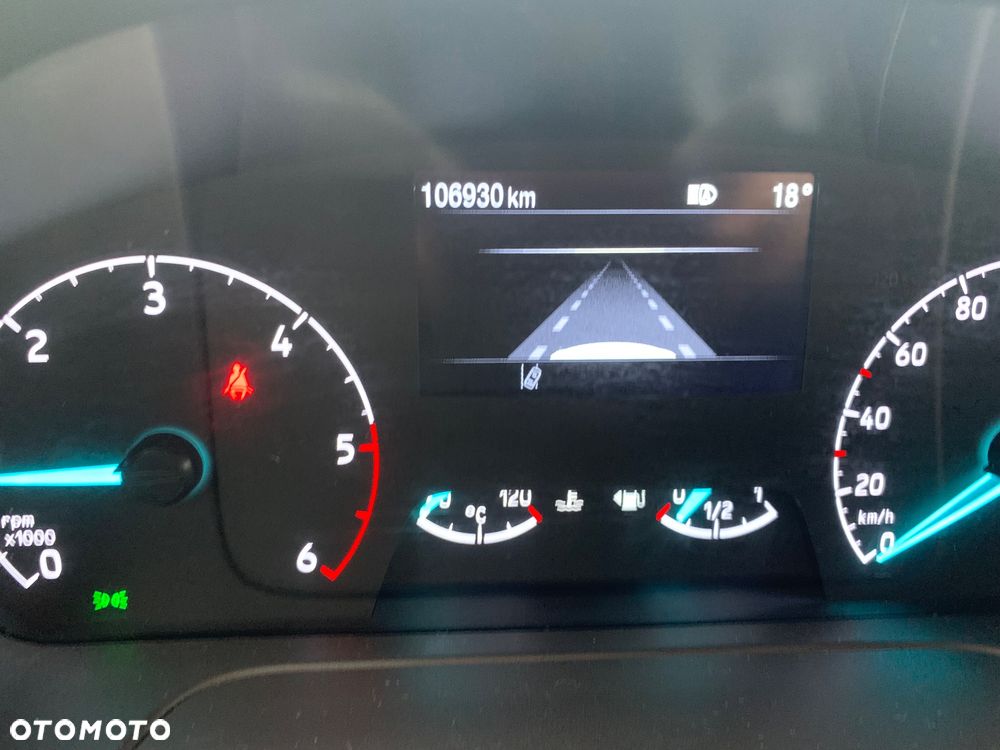 Ford Tourneo Custom 320 L2H1 VA Titanium - 24