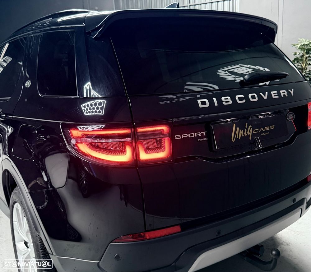 Land Rover Discovery Sport P300e R-Dynamic HSE - 24