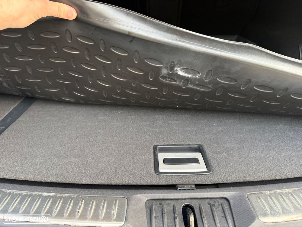 Toyota Avensis SW 2.2 D-4D Ex.+Pele+GPS - 13