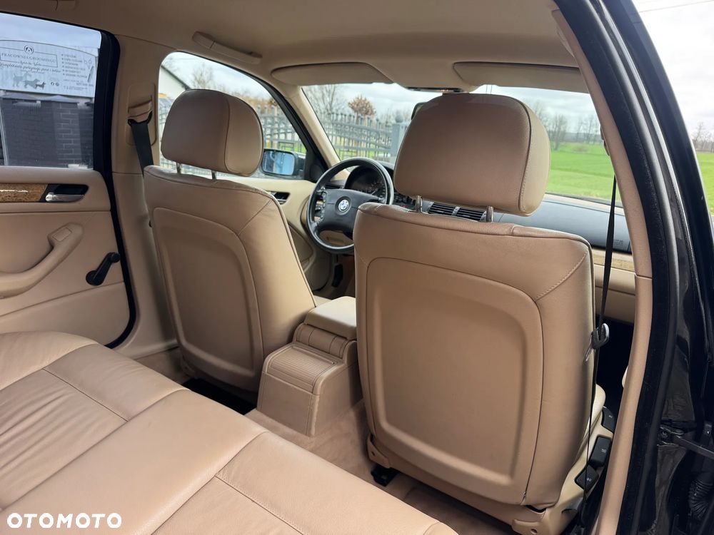 BMW Seria 3 318i Edition Exclusive - 31