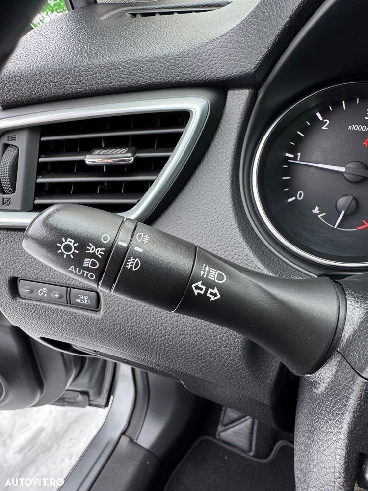 Nissan Qashqai 1.6 DCI Xtronic TEKNA+ - 22