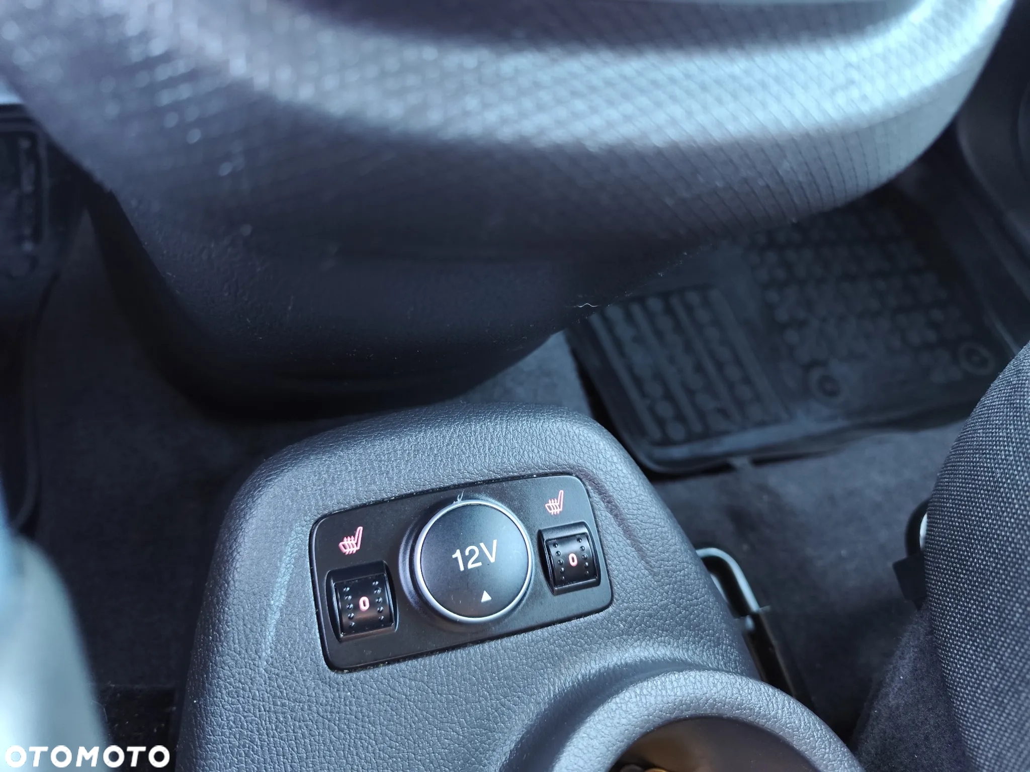 Ford Tourneo Connect Grand - 22