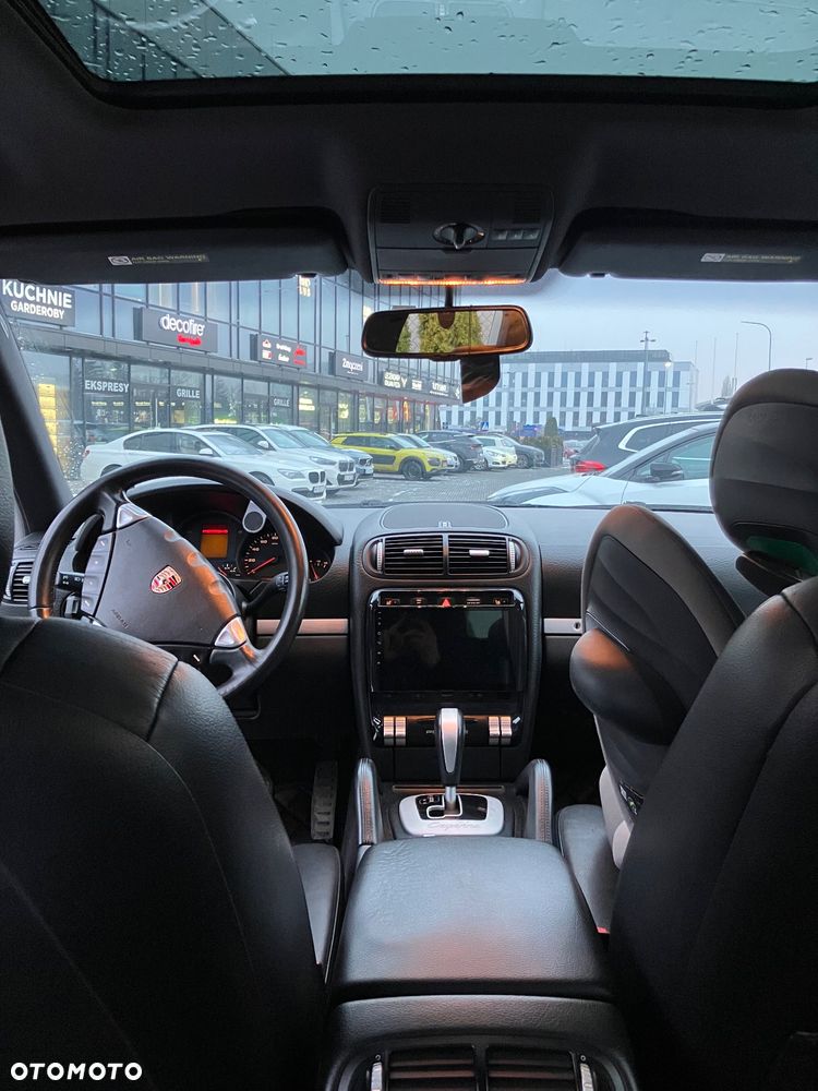 Porsche Cayenne - 10