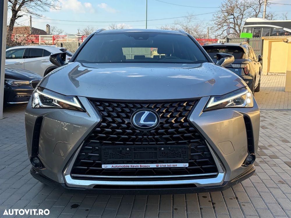 Lexus UX 250h Business Edition - 9