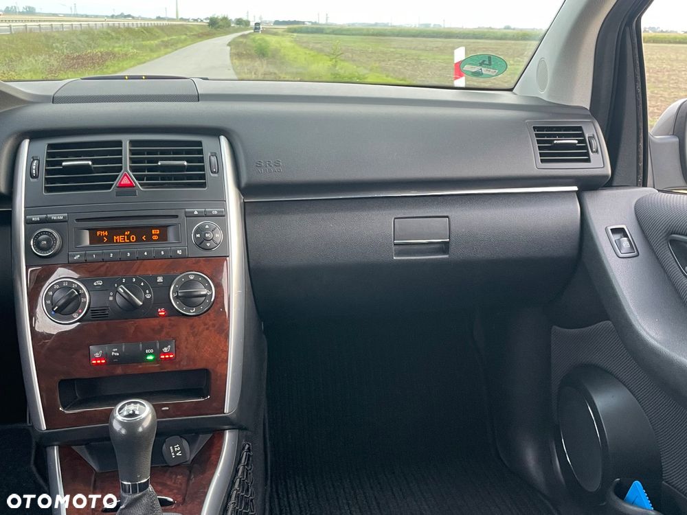 Mercedes-Benz Klasa B 180 BlueEFFICIENCY SPORT EDITION - 26