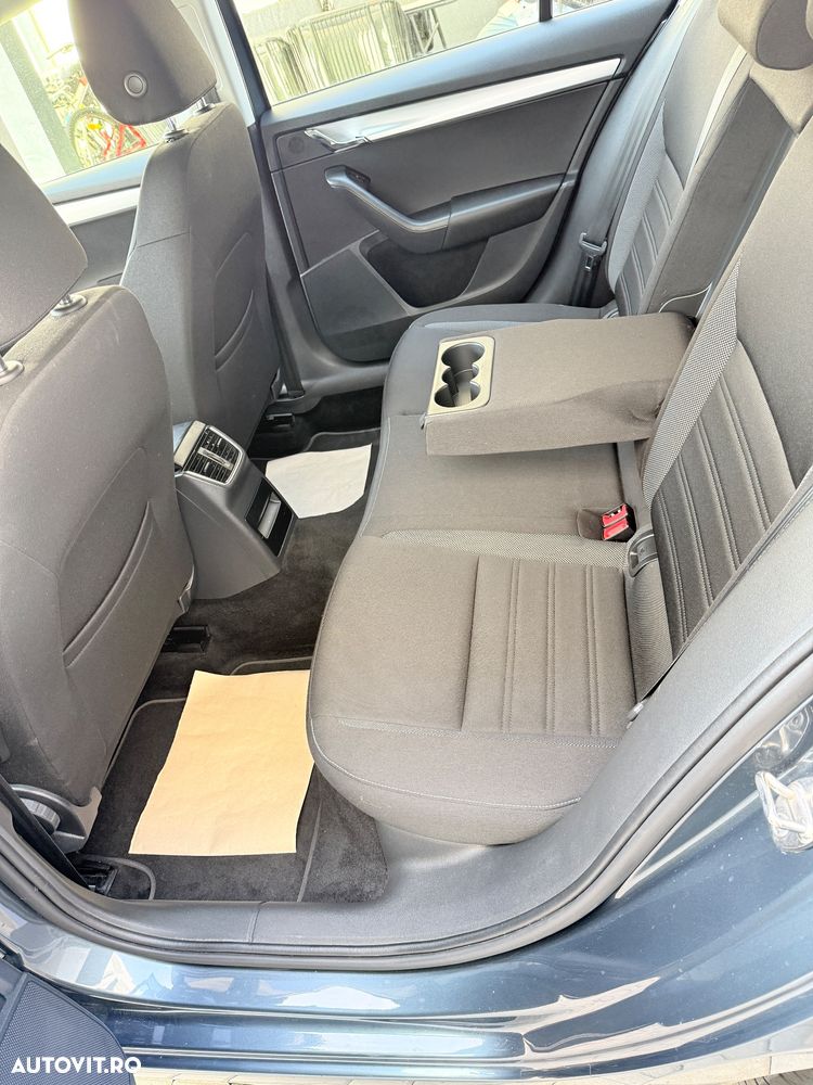 Skoda Octavia 1.5 TSI G-TEC DSG Style - 8