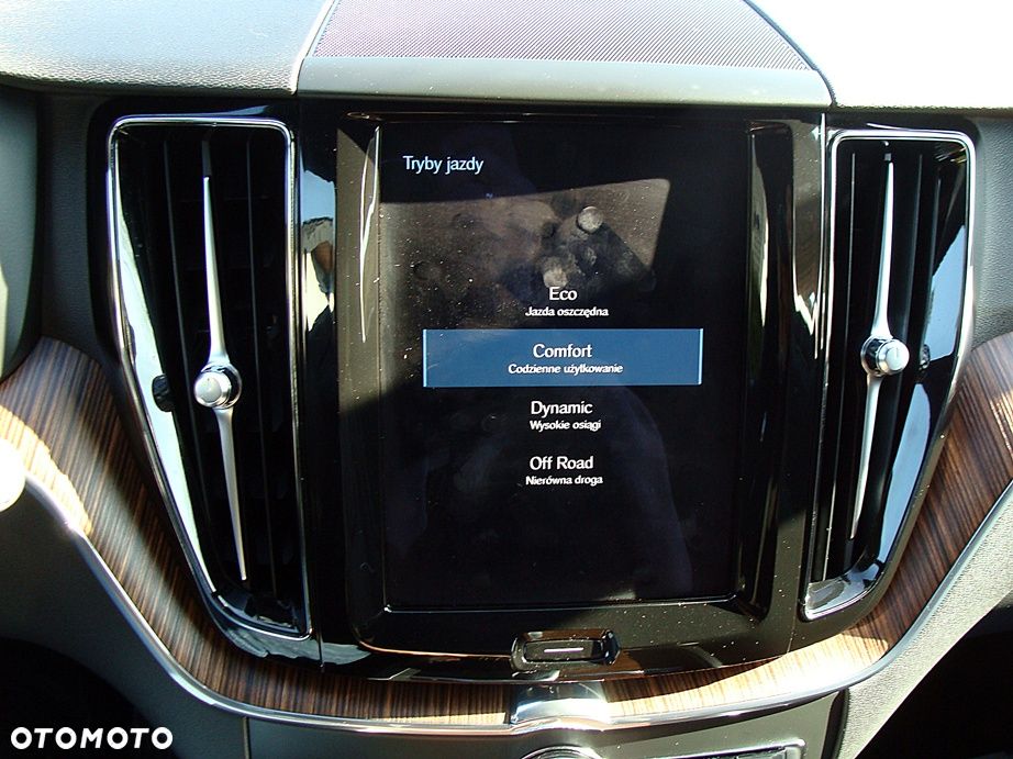 Volvo XC 60 B4 D Ultimate Dark - 27