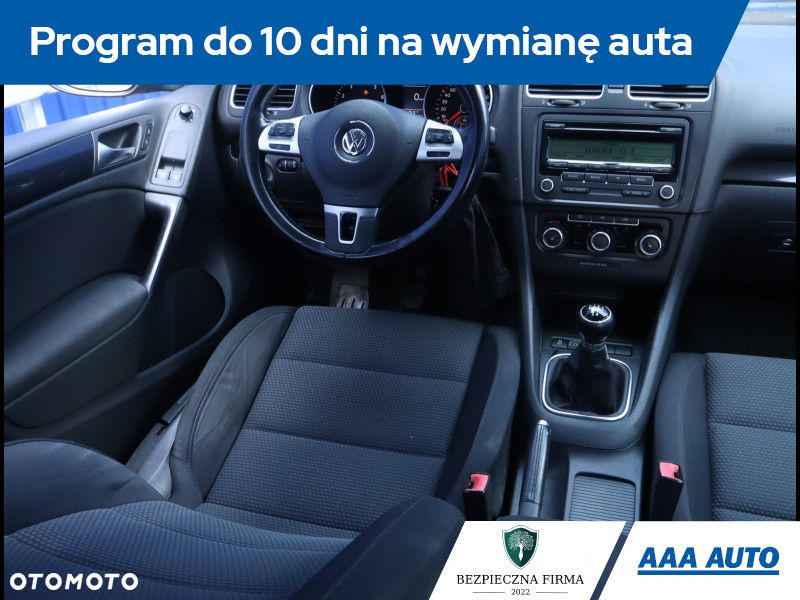 Volkswagen Golf - 8
