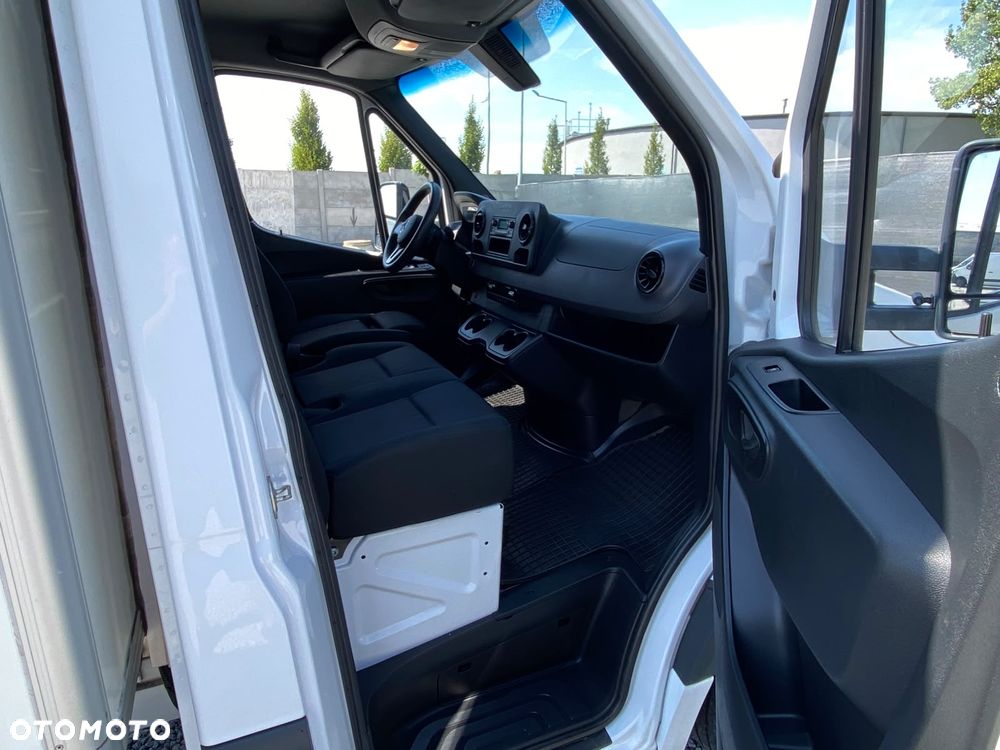 Mercedes-Benz Sprinter - 8