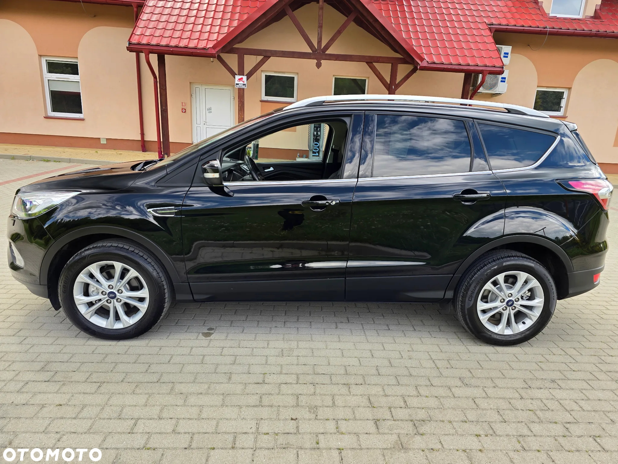 Ford Kuga 1.5 EcoBoost 2x4 SYNC - 16