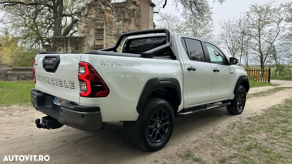 Toyota Hilux 2.8D 204CP 4x4 Double Cab AT MHEV Invincible Color Edition (3E5) - 12