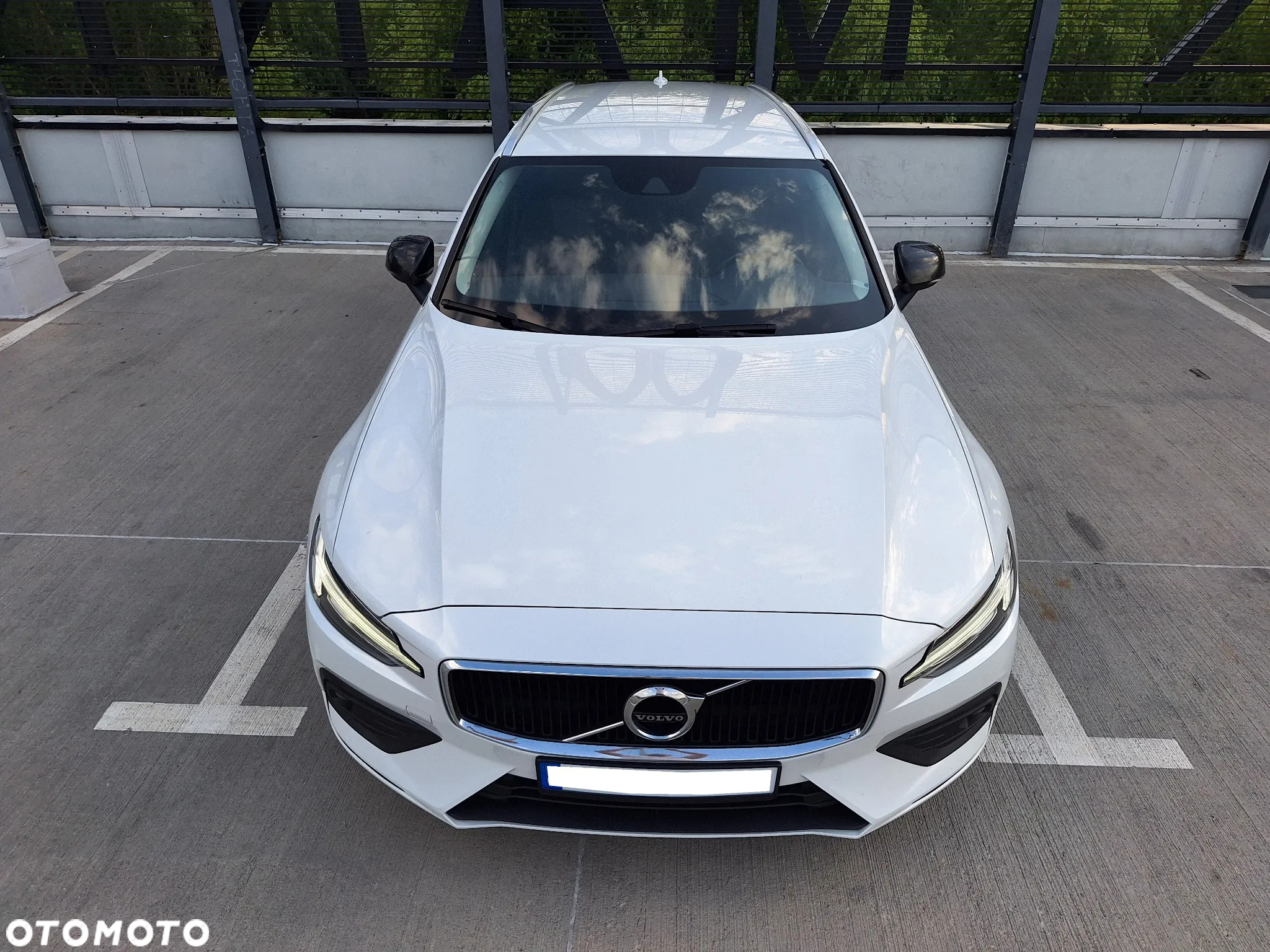 Volvo V60 D4 Momentum Pro - 3