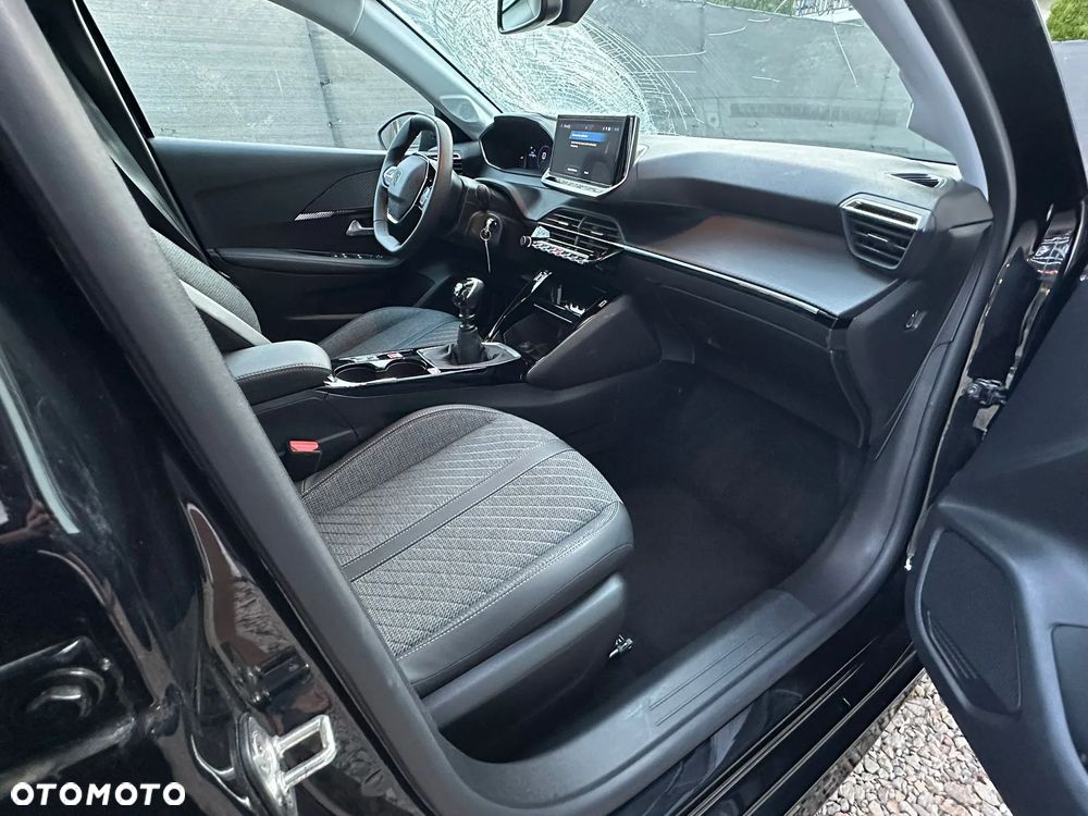 Peugeot 208 - 9