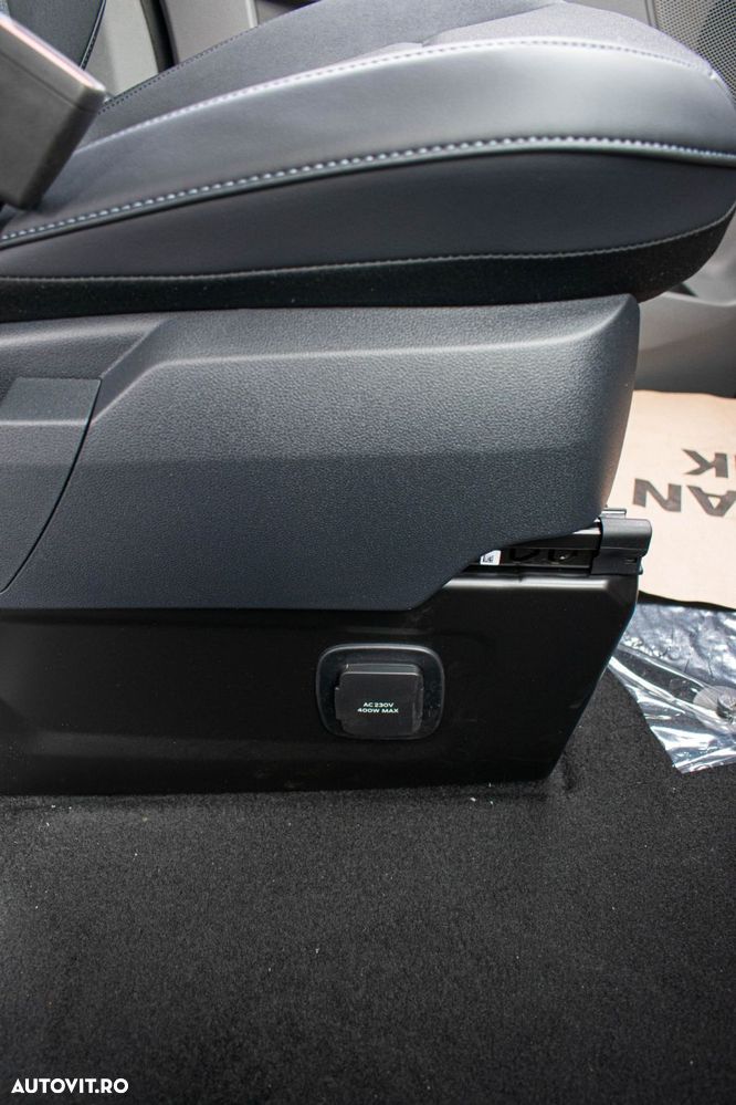 Ford Tourneo Custom - 35