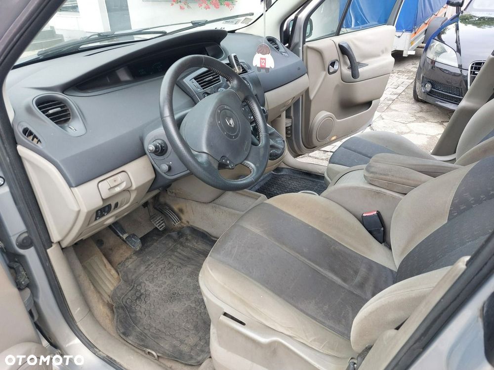 Renault Grand Scenic - 9