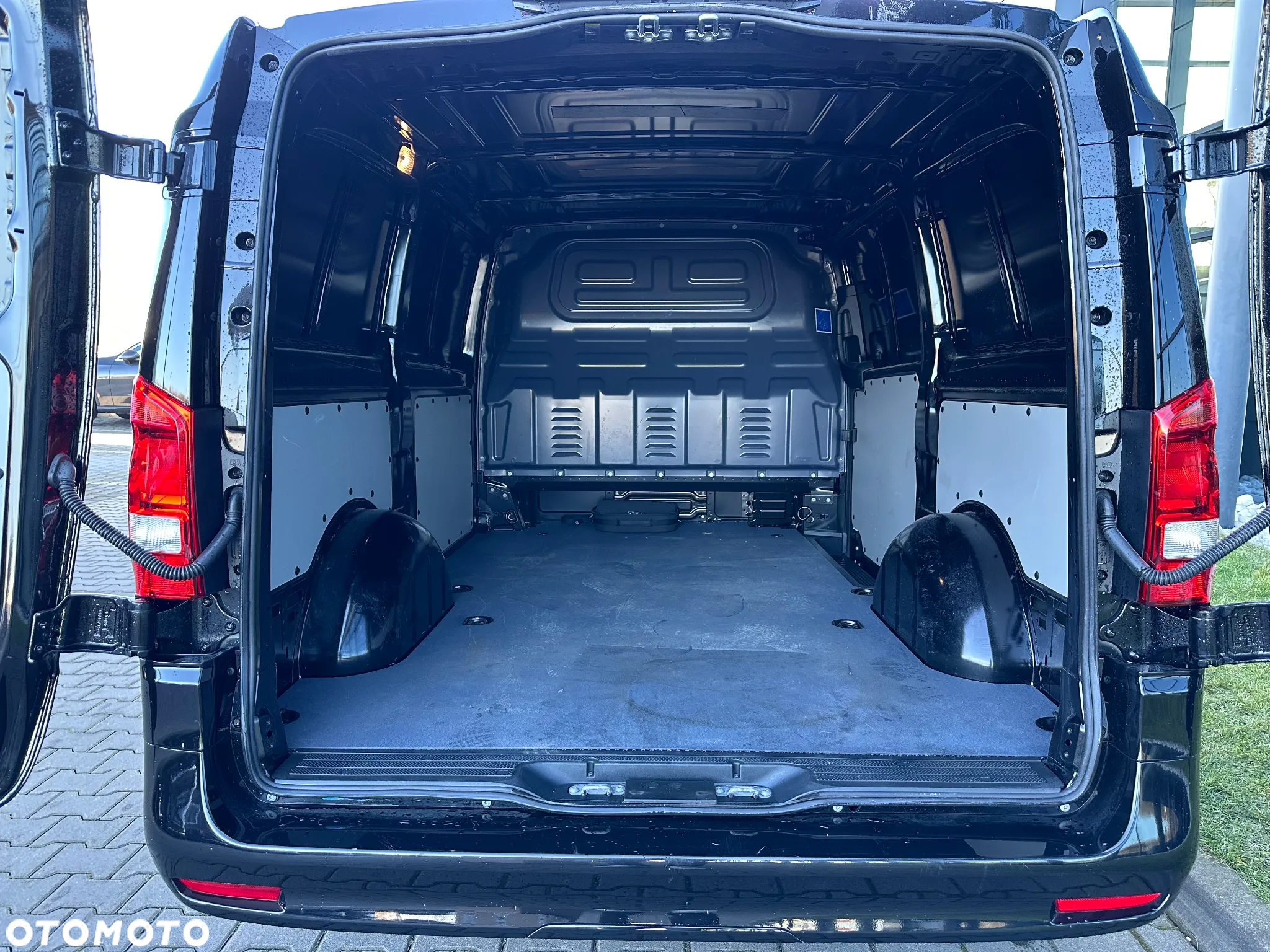 Mercedes-Benz eVito 112 Furgon Długi 3200 mm - 13