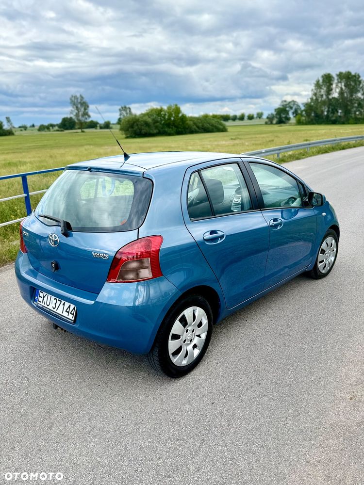 Toyota Yaris 1.3 Sol - 11