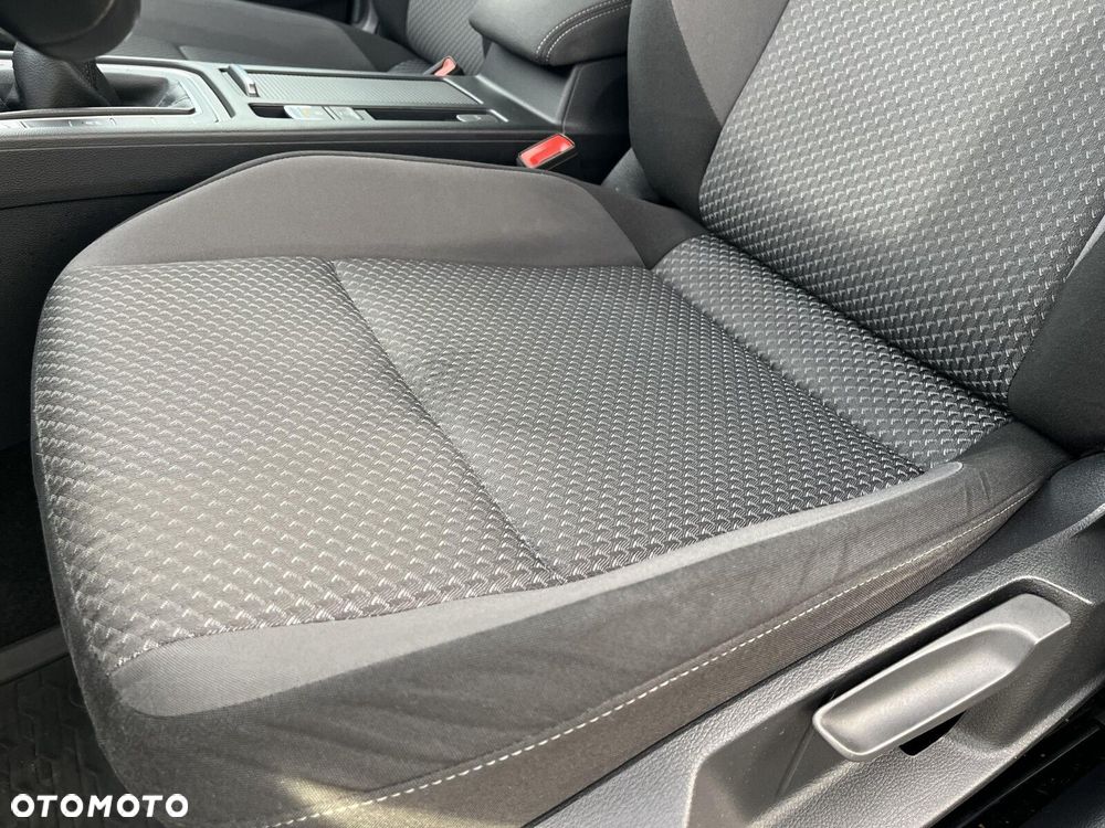 Volkswagen Passat - 13