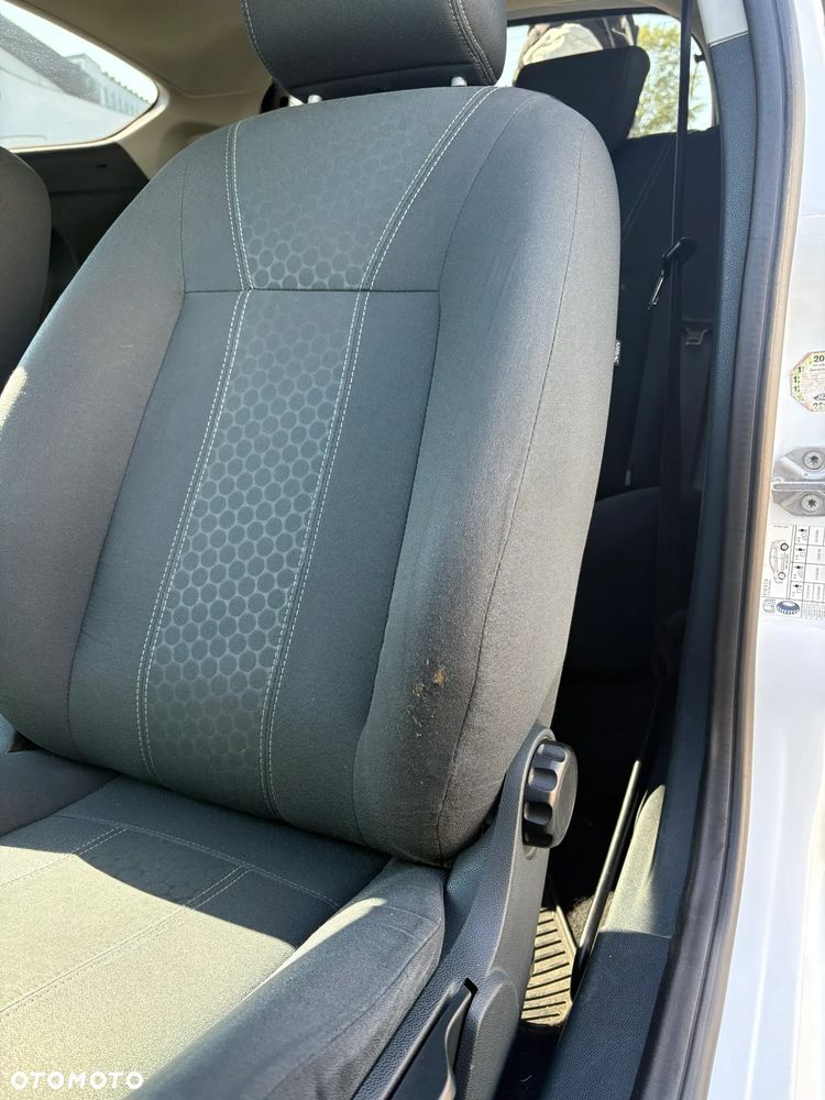 Ford Fiesta - 10