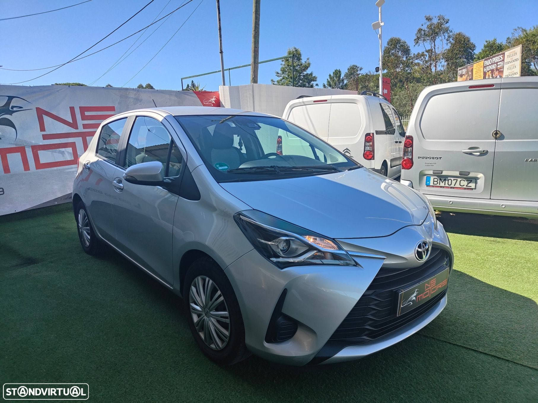 Toyota Yaris 1.0 VVT-i 20 Anos - 1