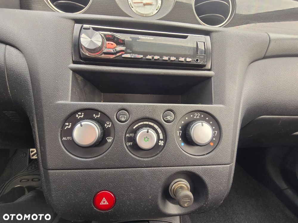 Mitsubishi Outlander - 31