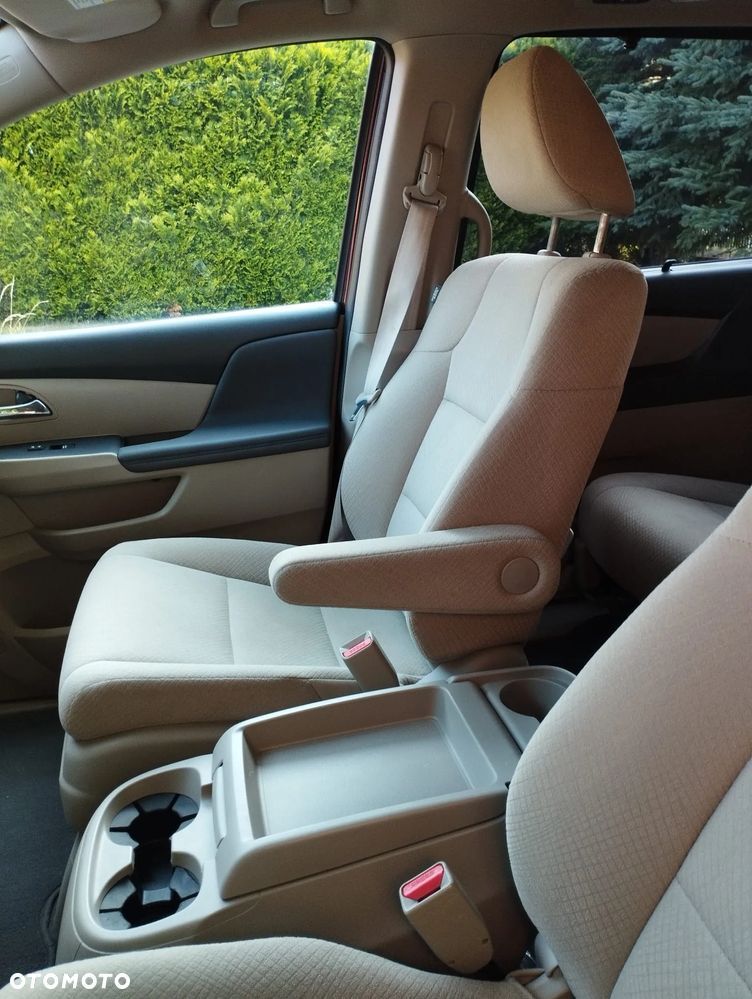 Honda Odyssey 3.5 LX - 26