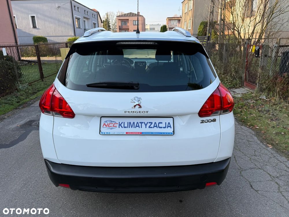 Peugeot 2008 1.2 Pure Tech Style EU6 - 12