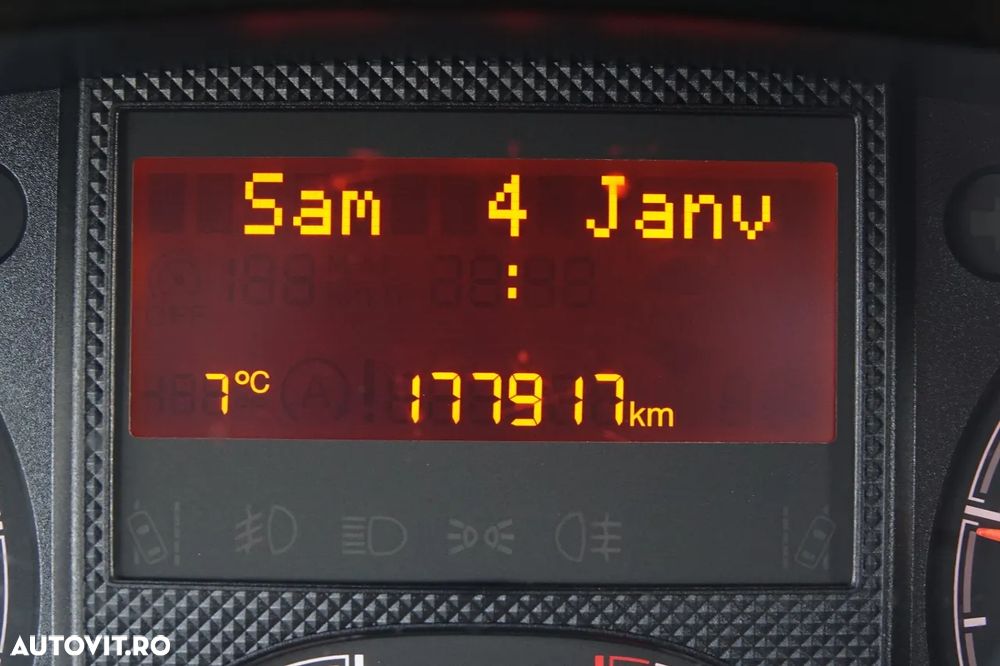 Iveco BOXER / 2.2 - 120 CP / L3H3 / AUTOUTILIZATOR DIN TABLĂ / 2022 / MANUAL / IMPORTAT - 40