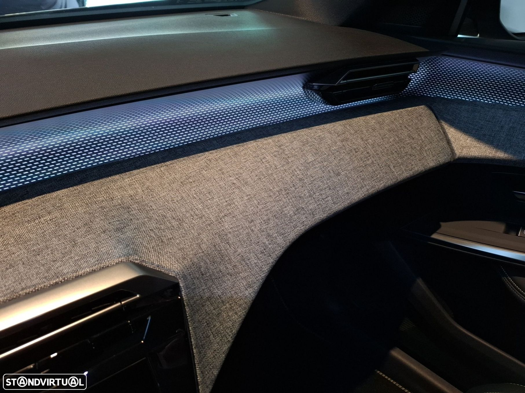 Peugeot E-5008 73 kWh GT - 22