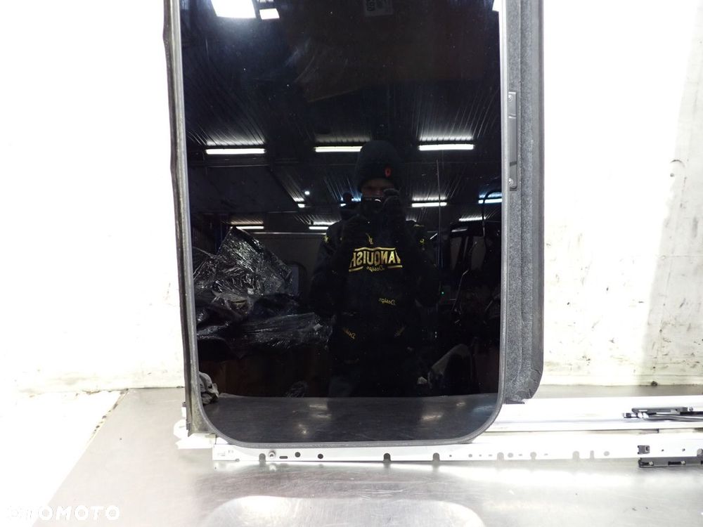 SZYBERDACH INFINITI M37X - 2