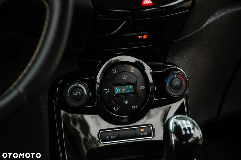 Ford Fiesta 1.0 EcoBoost Titanium - 33