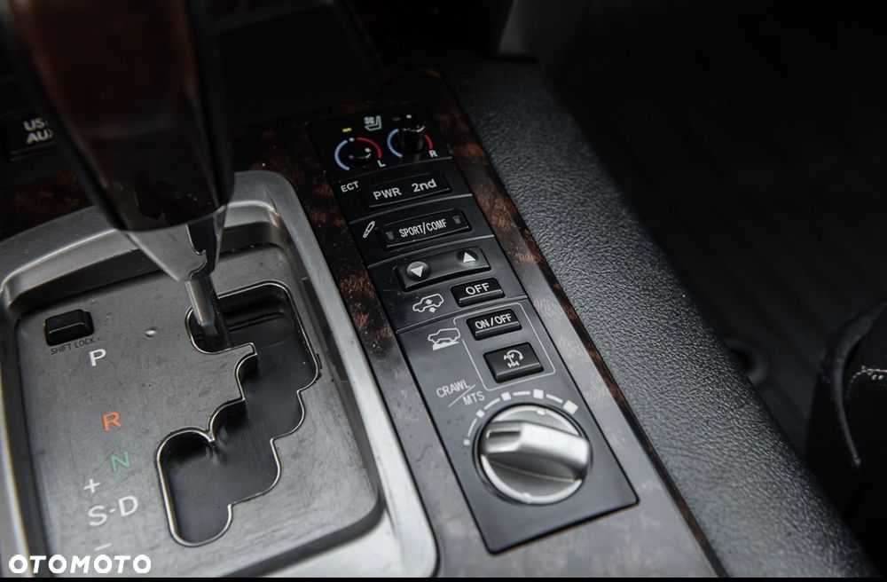 Toyota Land Cruiser - 11