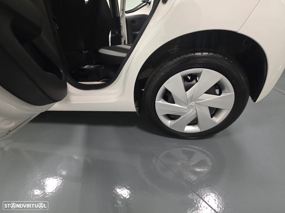 Toyota Aygo 1.0 X-Play Plus MM - 23