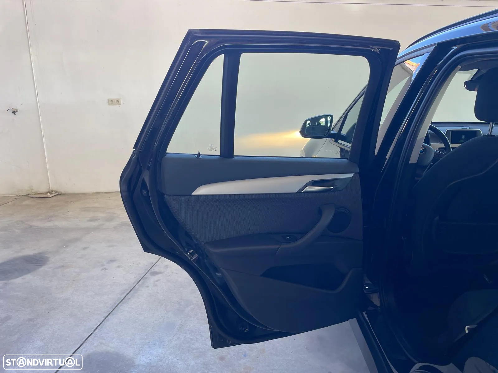 BMW X1 16 d sDrive Advantage - 34