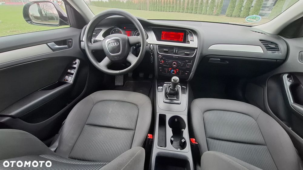 Audi A4 Avant 2.0 TDI DPF Ambiente - 8