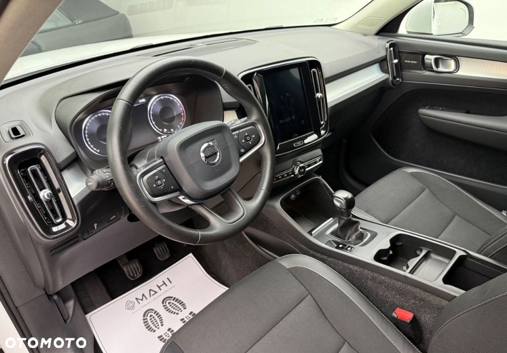Volvo XC 40 T3 Momentum - 23