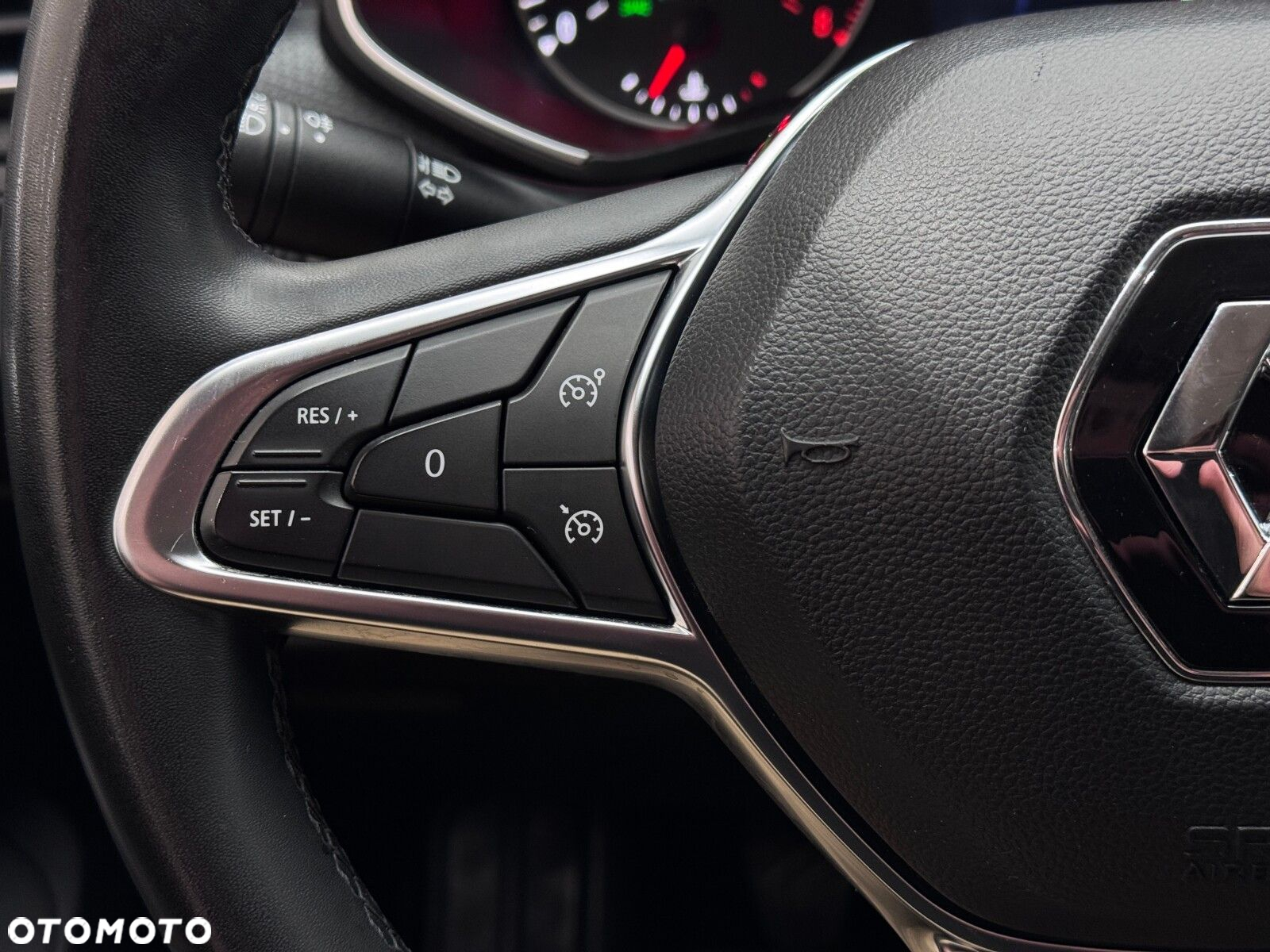 Renault Clio - 24