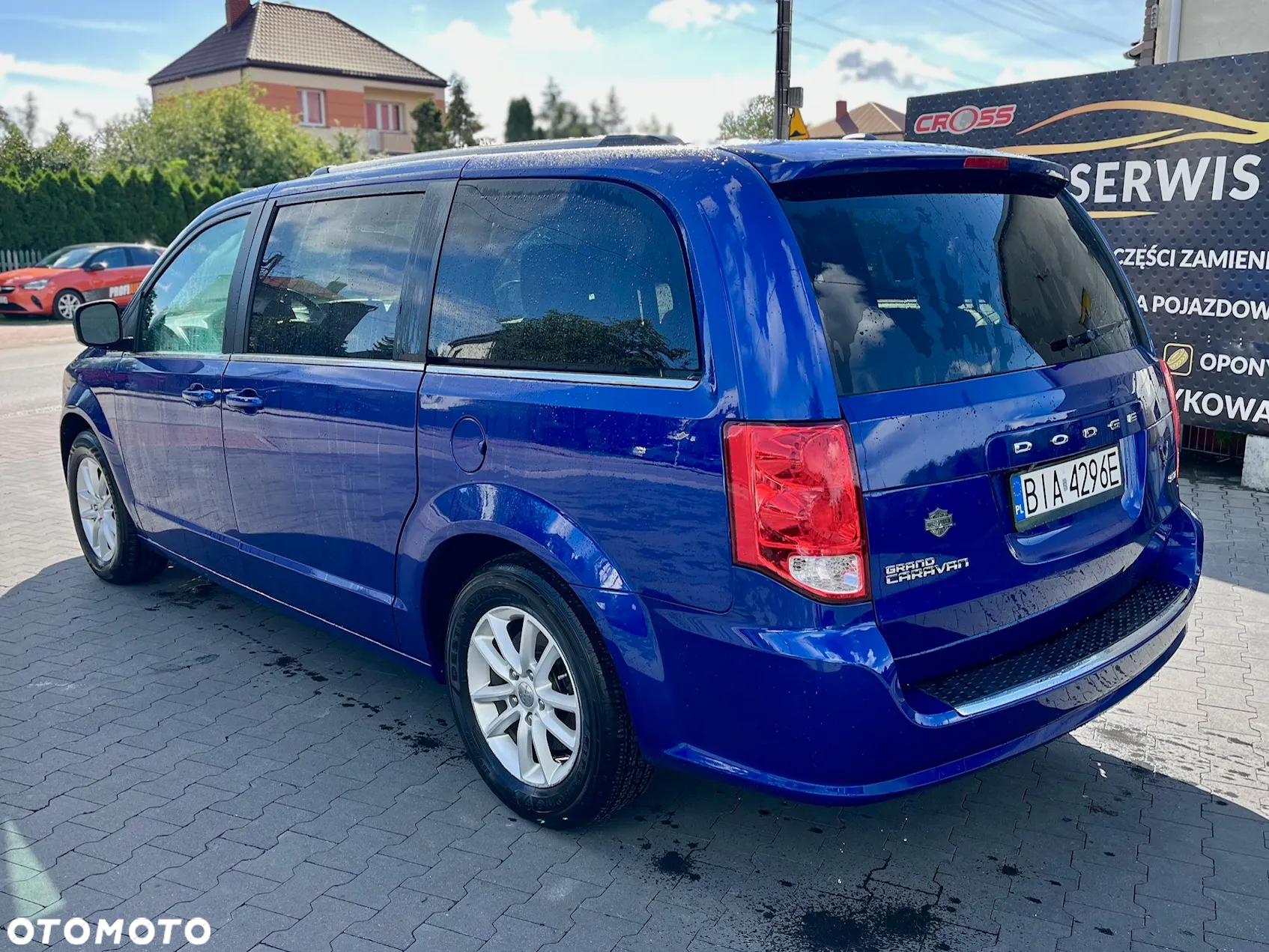 Dodge Grand Caravan - 2