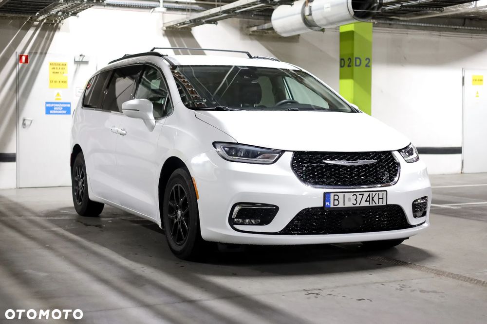 Chrysler Pacifica - 3