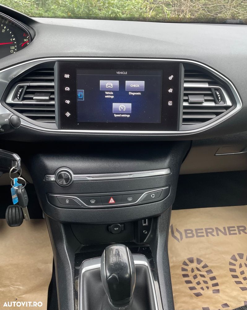 Peugeot 308 1.6 e-HDI FAP STT Allure - 30