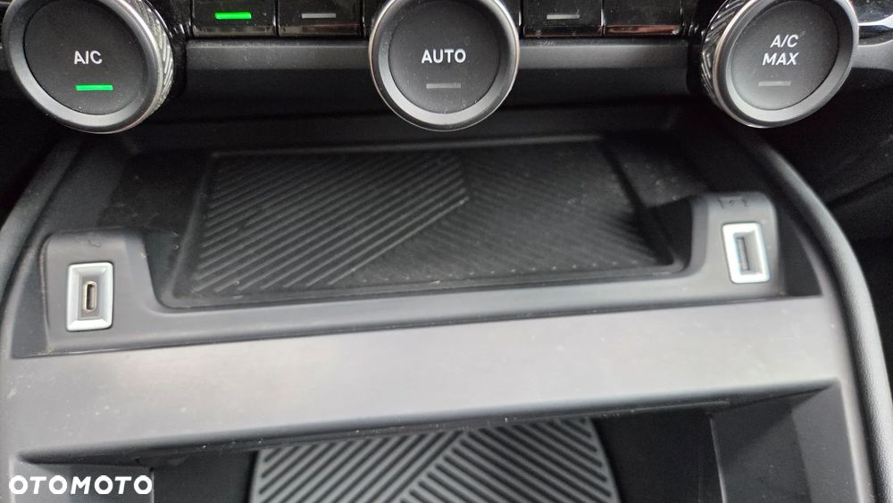Citroën C4 BlueHDi 110 Stop&Start FEEL PACK - 23