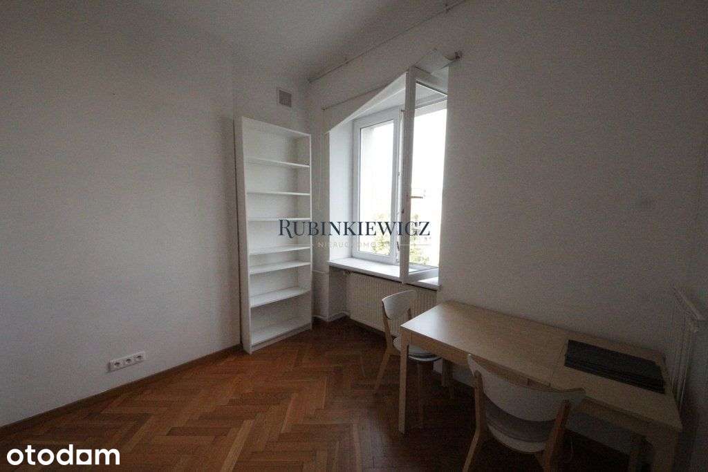 Kawalerka w kamienicy blisko metra ul. Kielecka