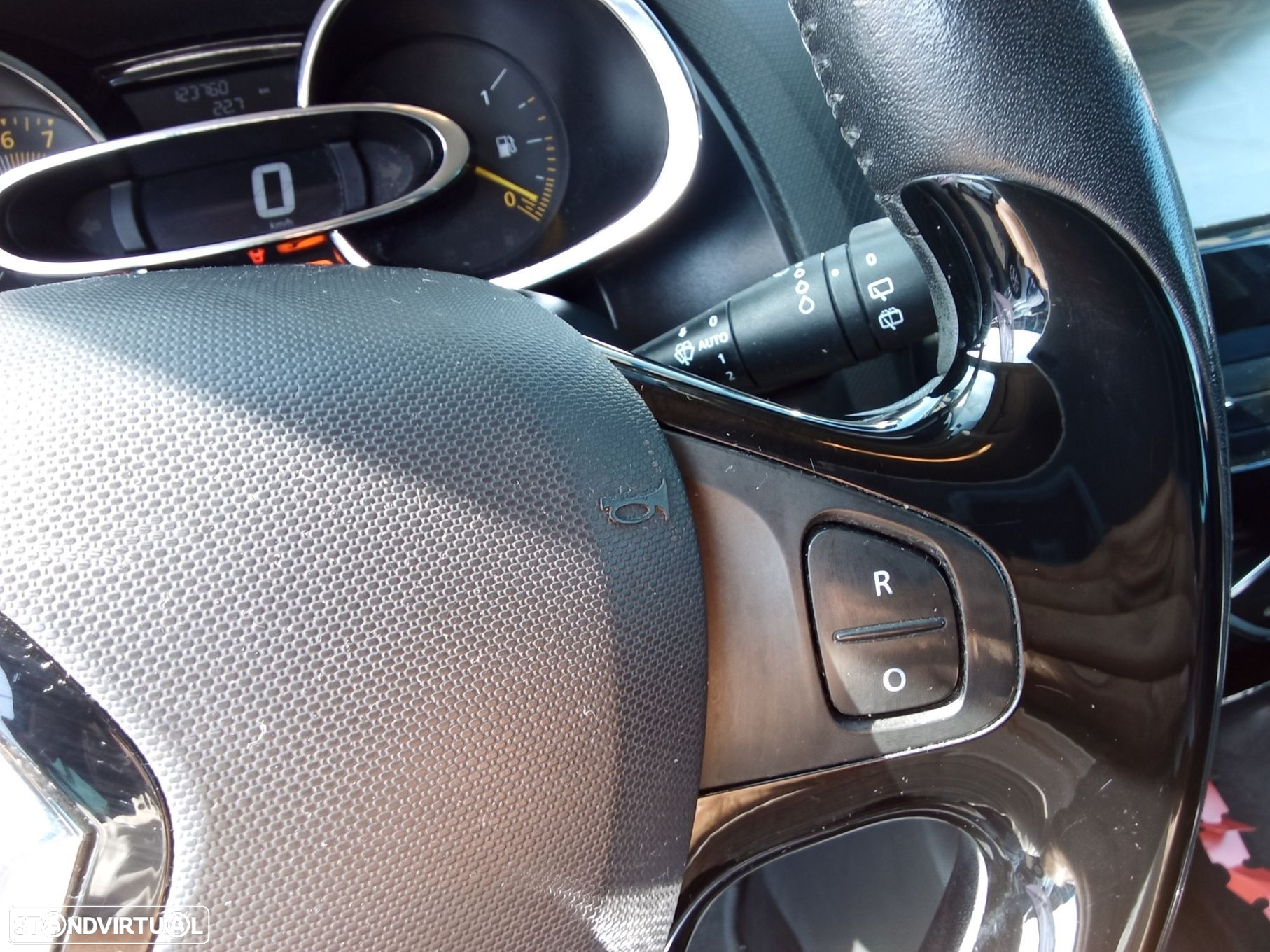 Renault Clio 0.9 TCE Limited - 17