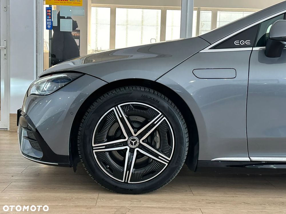 Mercedes-Benz EQE - 5