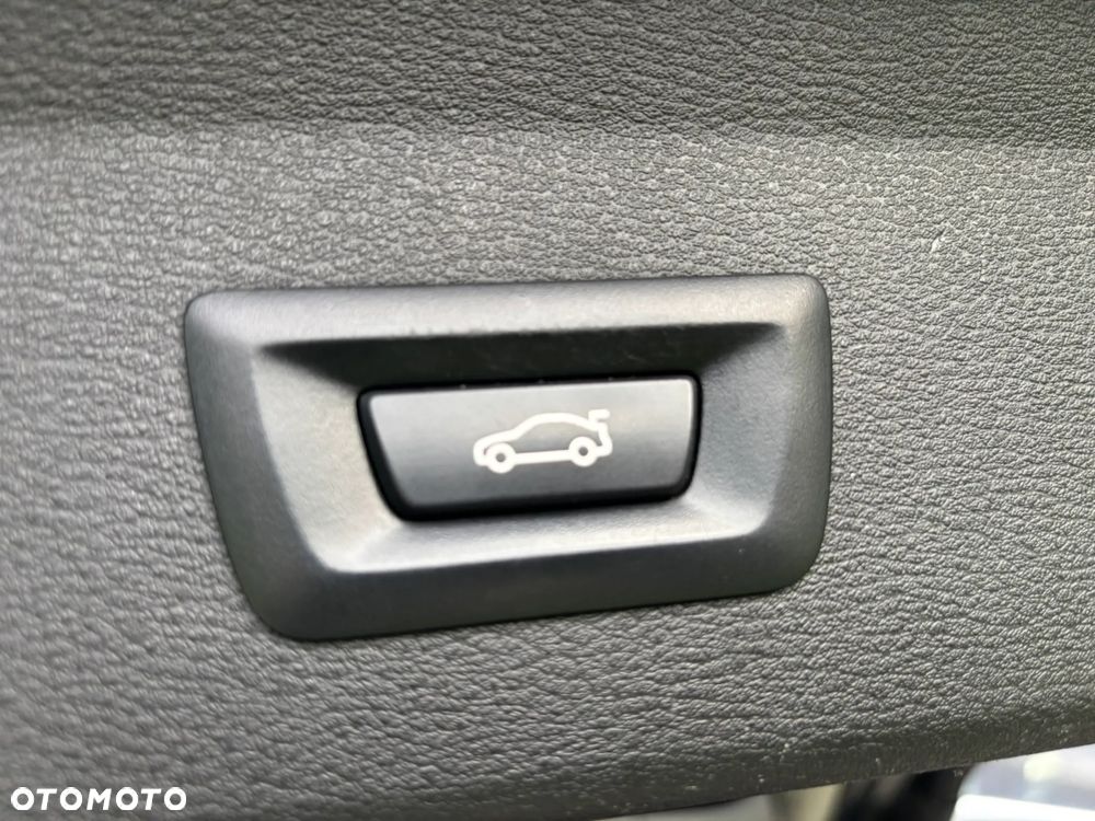 BMW X1 sDrive18i - 6