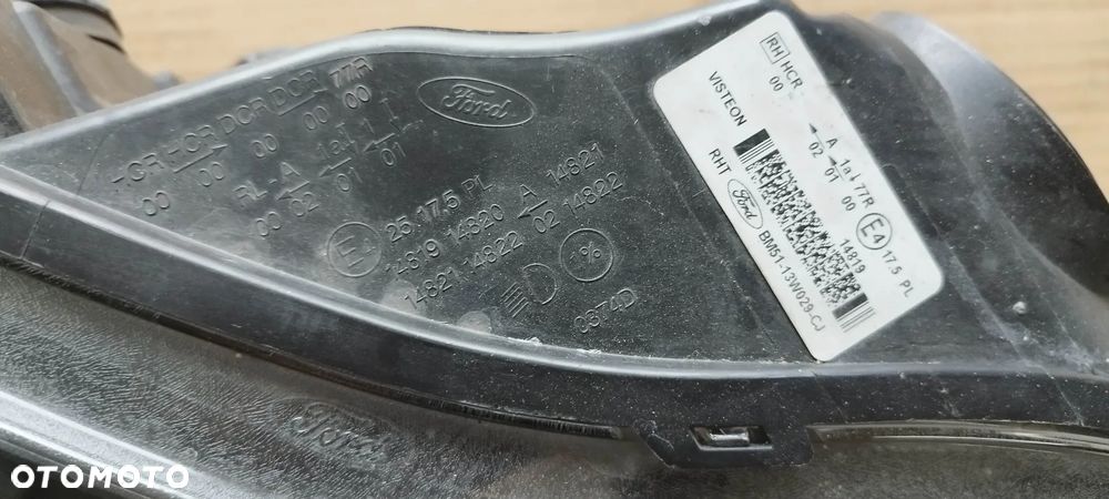 prawa lampa focus mk3 czarna bm5113w029 - 4