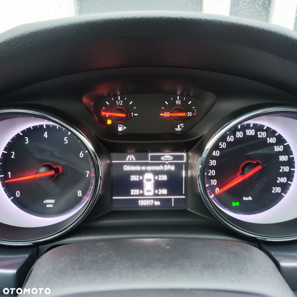 Opel Astra 1.4 Turbo Business - 11